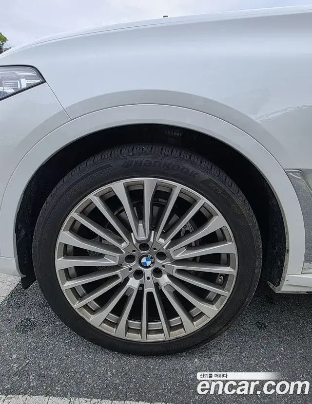 BMW X7 2021 — ფოტო 15/19