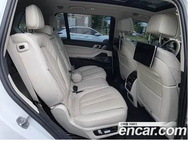 BMW X7 2021 — ფოტო 11/19