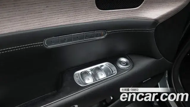 Genesis G90 2024 — Photo 33/36