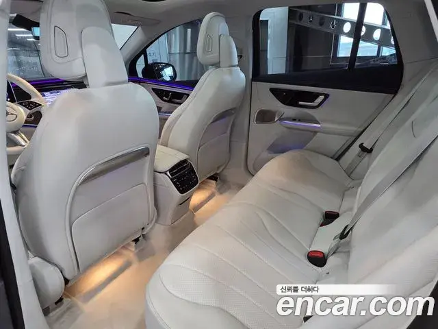 Mercedes-Benz EQE SUV 2025 — Şəkil 7/20