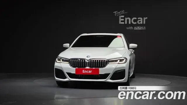 BMW 5 Series 2021 — ფოტო 16/32