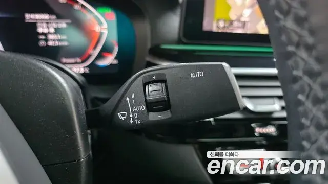 BMW 5 Series 2021 — ფოტო 12/32