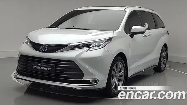 Toyota Sienna 2025 — Photo 2/20
