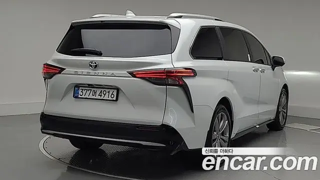 Toyota Sienna 2025 — Photo 16/20