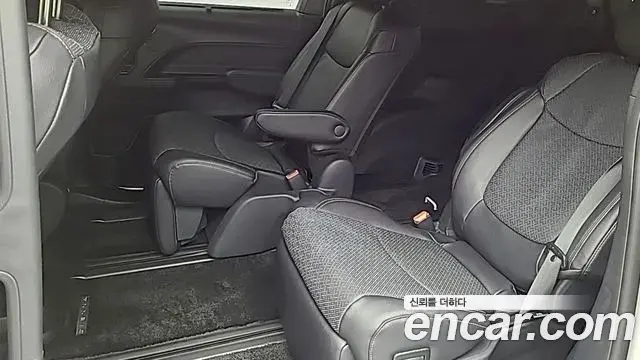 Toyota Sienna 2025 — Photo 7/20