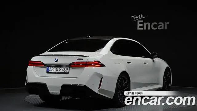BMW M5 2025 — ფოტო 8/20