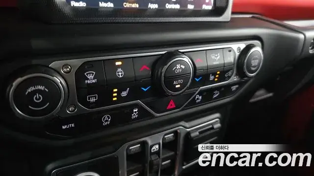 Jeep Wrangler 2018 — Photo 16/28