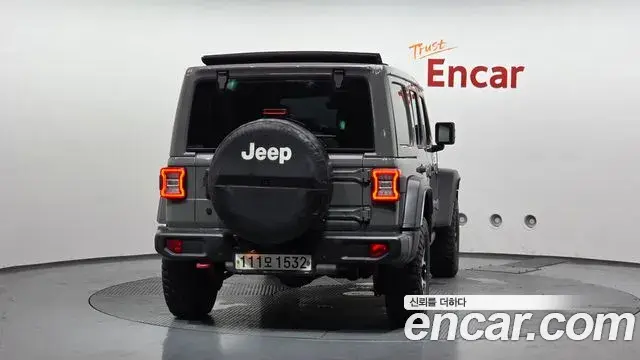 Jeep Wrangler 2019 — Şəkil 10/28