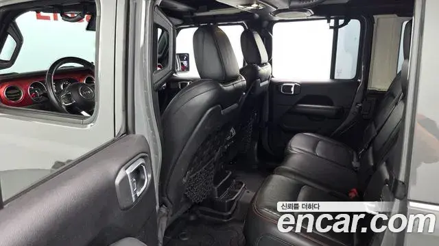 Jeep Wrangler 2019 — Şəkil 7/28