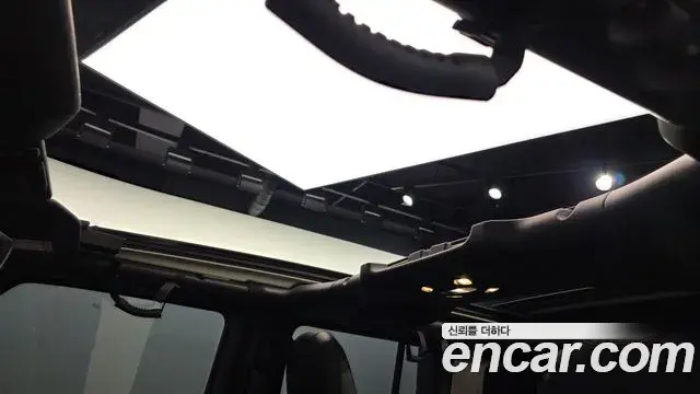 Jeep Wrangler 2019 — Şəkil 22/28