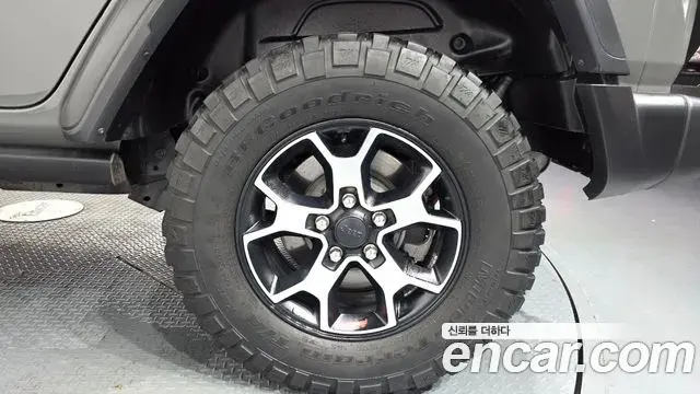 Jeep Wrangler 2019 — Şəkil 20/28