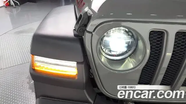 Jeep Wrangler 2019 — Şəkil 24/28