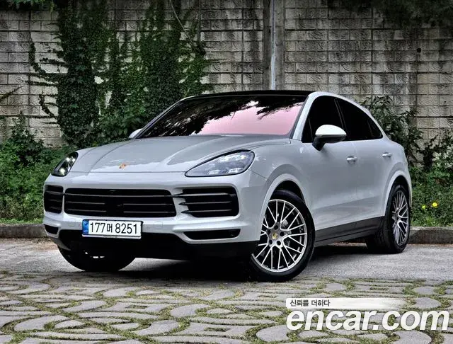 Porsche Cayenne 2023 — Photo 2/20