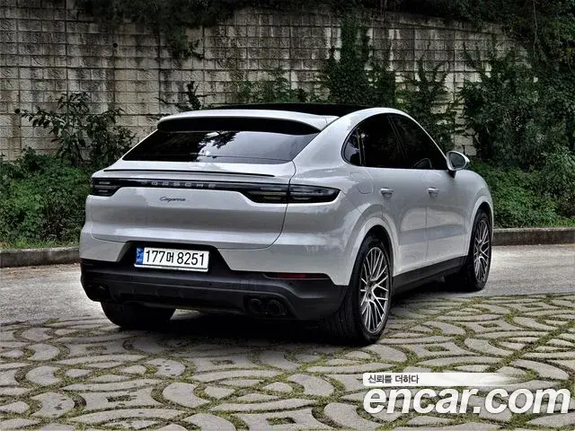 Porsche Cayenne 2023 — Photo 18/20