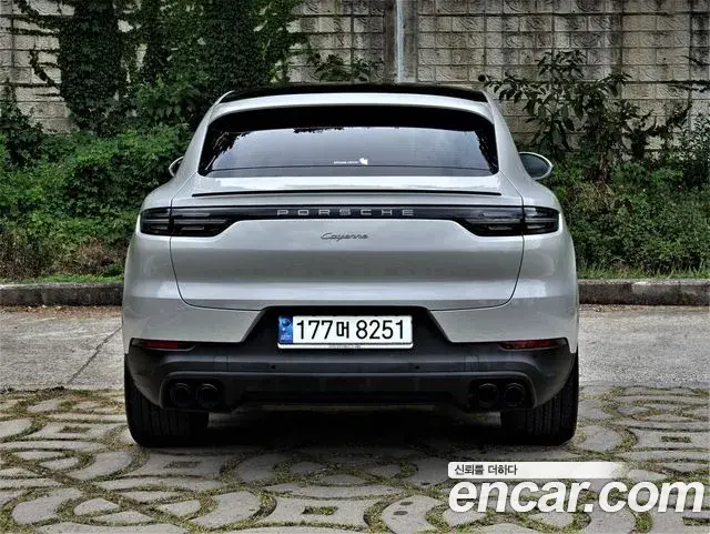 Porsche Cayenne 2023 — Photo 13/20