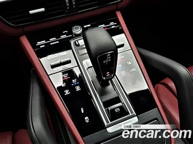 Porsche Cayenne 2023 — Photo 11/20