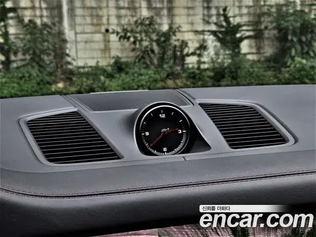 Porsche Cayenne 2023 — Photo 6/20
