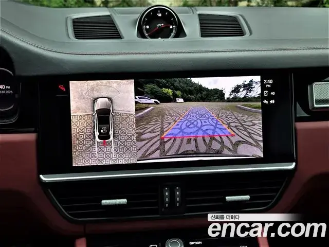 Porsche Cayenne 2023 — Photo 10/20