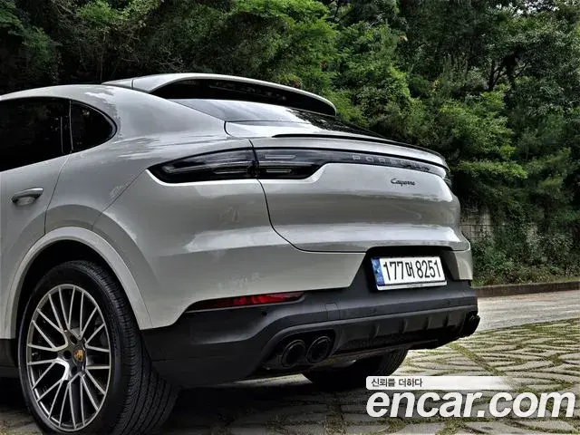 Porsche Cayenne 2023 — Photo 16/20