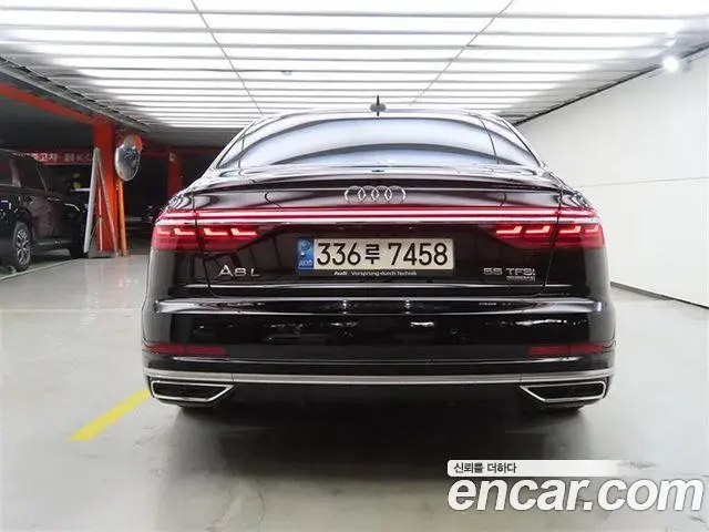 Audi A8 2021 — ფოტო 15/20