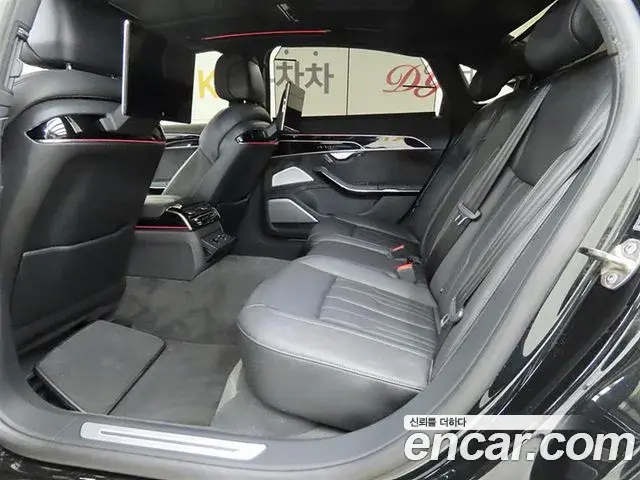 Audi A8 2021 — ფოტო 4/20