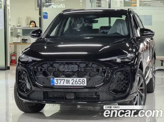 Audi Q5 2025 — Photo 5/16