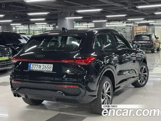 Audi Q5 2025 — Photo 15/16