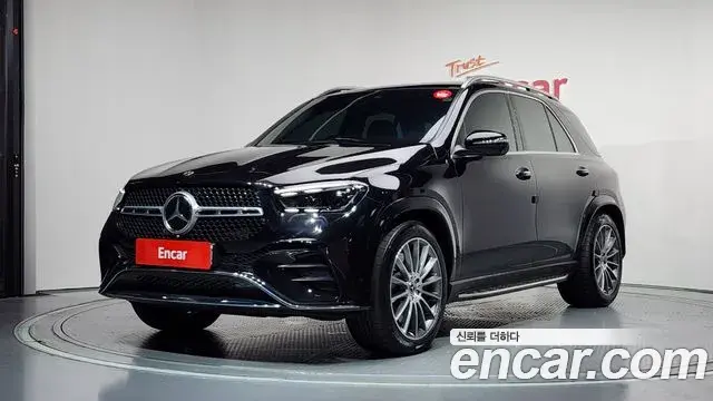 Mercedes-Benz GLE-Class 2024 — Photo 25/33