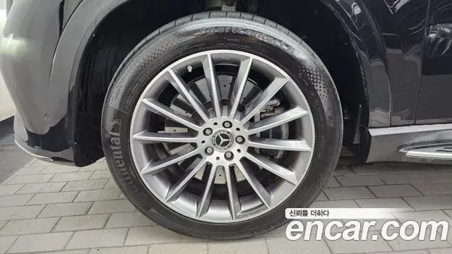 Mercedes-Benz GLE-Class 2024 — Photo 9/33
