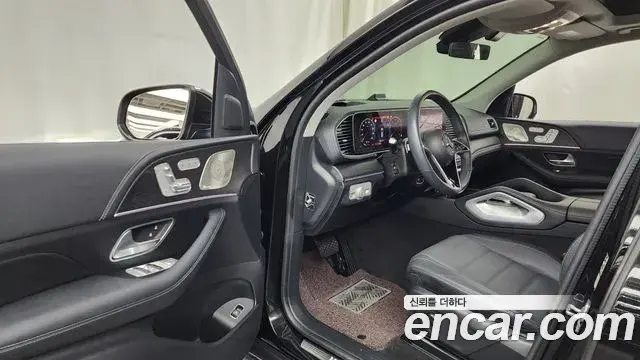 Mercedes-Benz GLE-Class 2024 — Photo 24/33