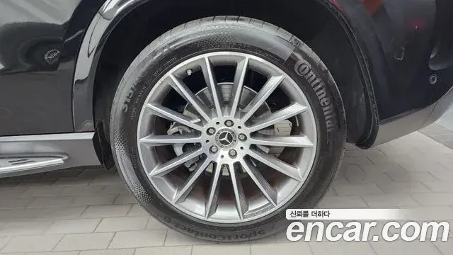 Mercedes-Benz GLE-Class 2024 — Photo 18/33