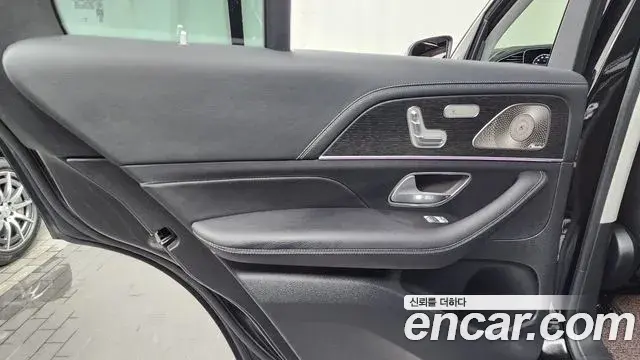 Mercedes-Benz GLE-Class 2024 — Photo 21/33