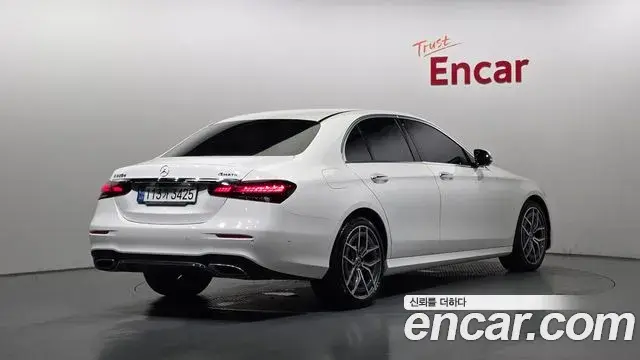 Mercedes-Benz E-Class 2020 — Фото 2/20