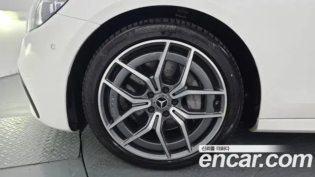 Mercedes-Benz E-Class 2020 — Фото 5/20