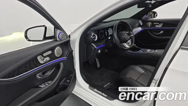 Mercedes-Benz E-Class 2020 — Фото 10/20