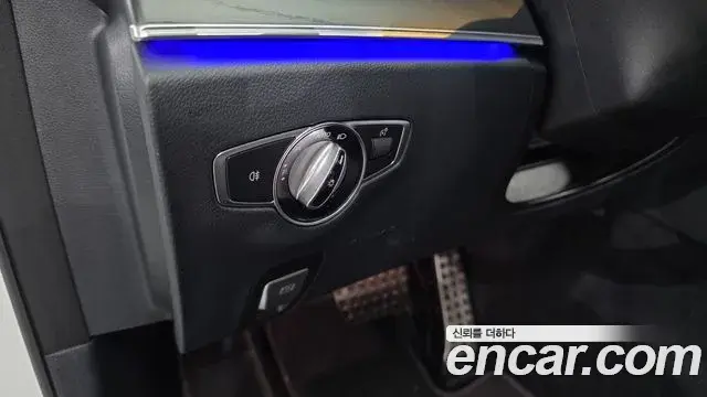 Mercedes-Benz E-Class 2020 — Фото 18/20