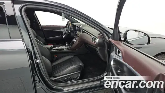 Genesis G70 2019 — Фото 18/20