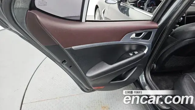 Genesis G70 2019 — ფოტო 18/31