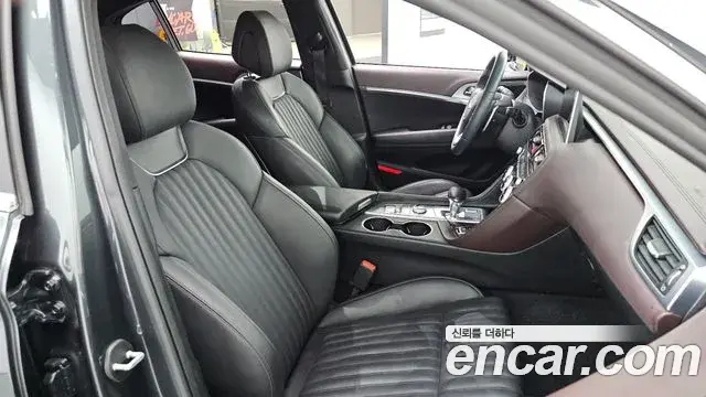 Genesis G70 2019 — ფოტო 30/31