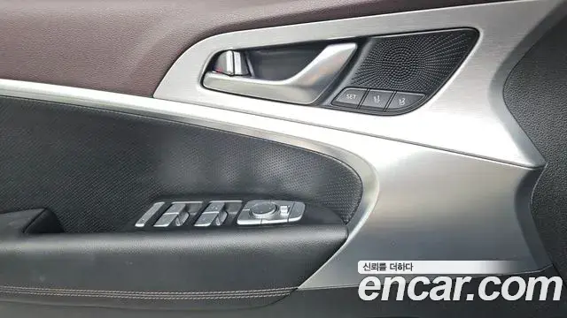 Genesis G70 2019 — ფოტო 28/31