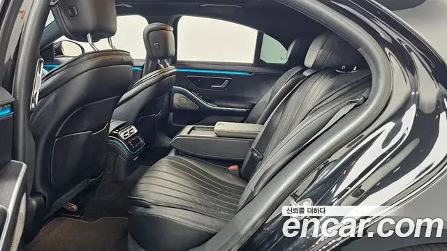 Mercedes-Benz S-Class 2021 — Photo 17/33
