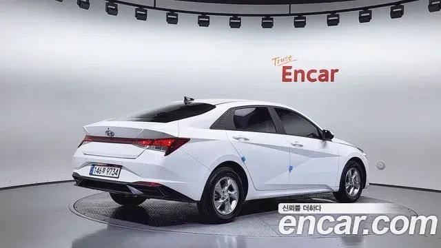 Hyundai The New Avante Hybrid 2023 — ფოტო 9/30