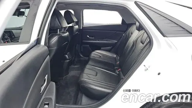 Hyundai The New Avante Hybrid 2023 — ფოტო 26/30