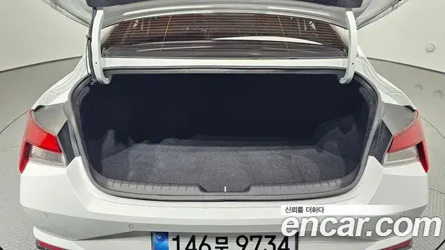 Hyundai The New Avante Hybrid 2023 — ფოტო 15/30