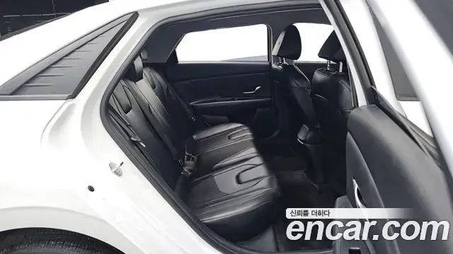 Hyundai The New Avante Hybrid 2023 — ფოტო 23/30