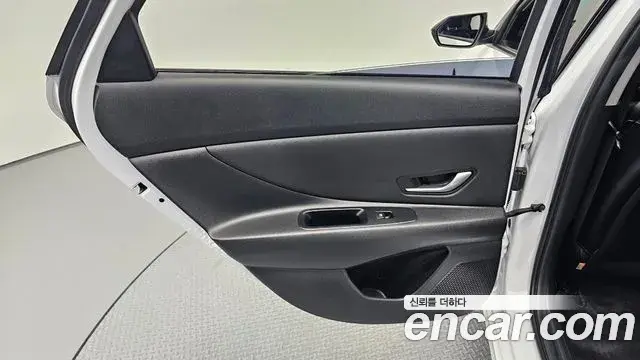 Hyundai The New Avante Hybrid 2023 — ფოტო 1/30