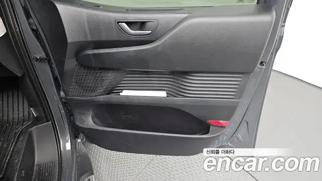 Hyundai Staria 2026 — ფოტო 6/30