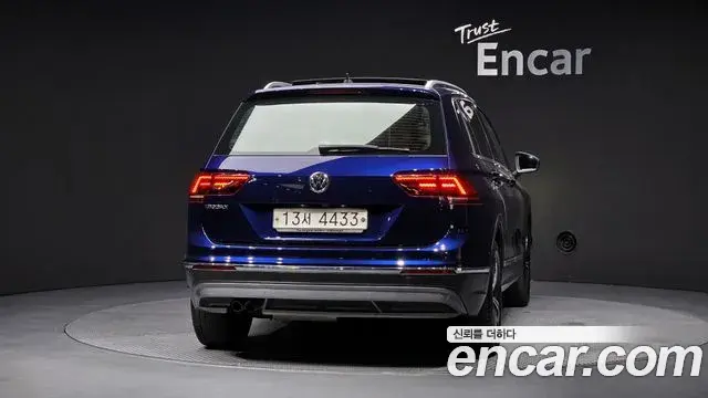 Volkswagen Tiguan 2018 — Фото 4/20