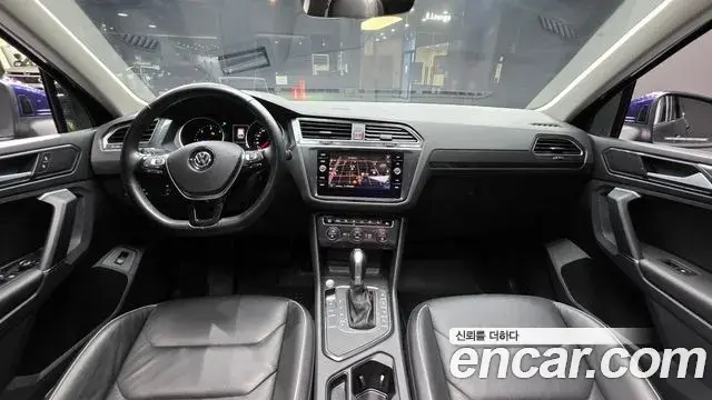 Volkswagen Tiguan 2018 — Фото 7/20