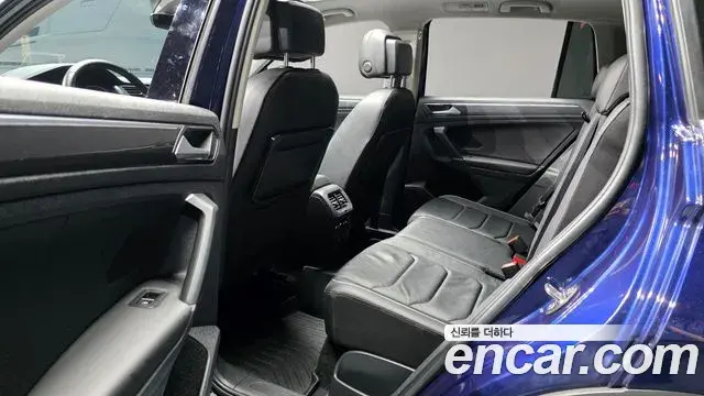 Volkswagen Tiguan 2018 — Фото 12/20